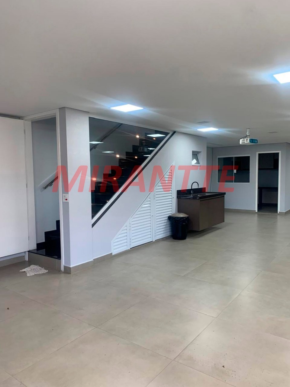 Cond. fechado de 283.9m² com 4 quartos em Horto Florestal