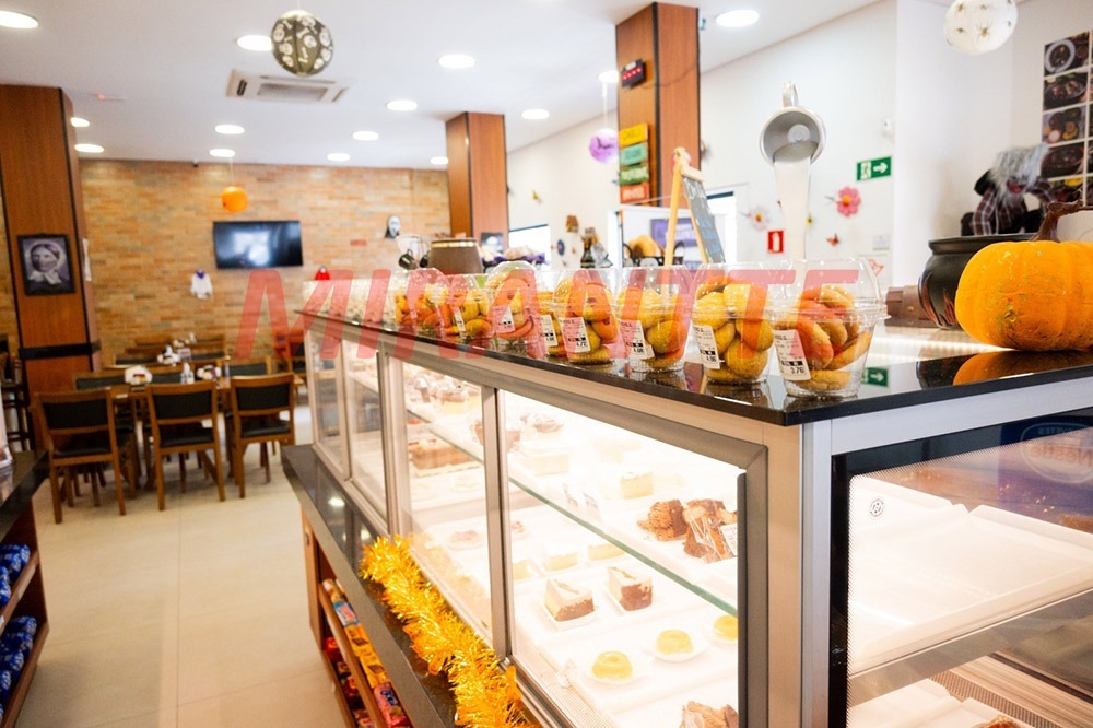 Comercial de 900m² em Tremembe
