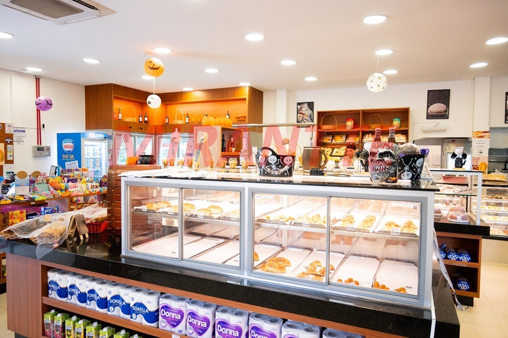 Comercial de 900m² em Tremembe