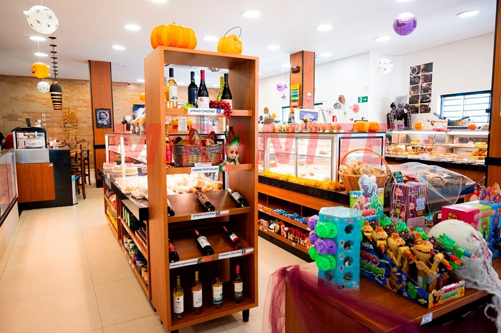 Comercial de 900m² em Tremembe