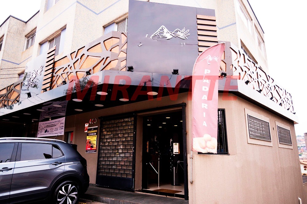 Comercial de 900m² em Tremembe