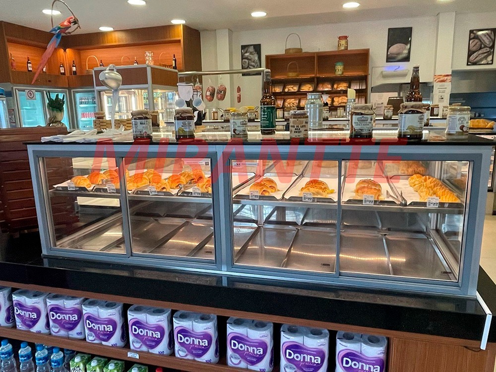 Comercial de 900m² em Tremembe