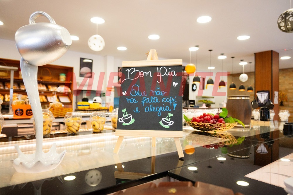 Comercial de 900m² em Tremembe