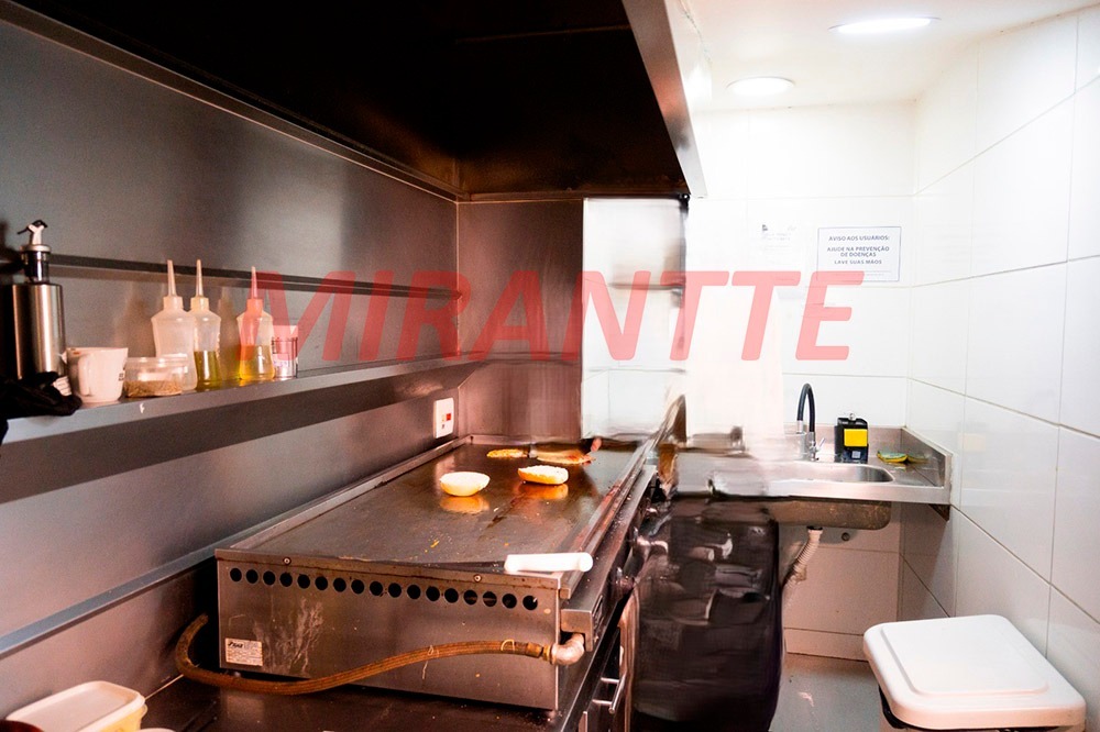 Comercial de 900m² em Tremembe