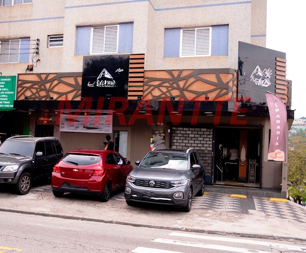 Comercial de 900m² em Tremembe