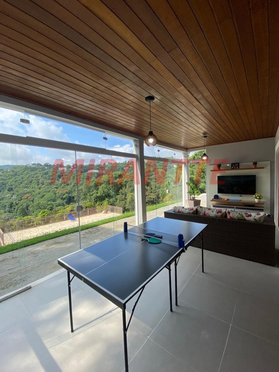 Cond. fechado de 273.26m² com 4 quartos em Caraguata