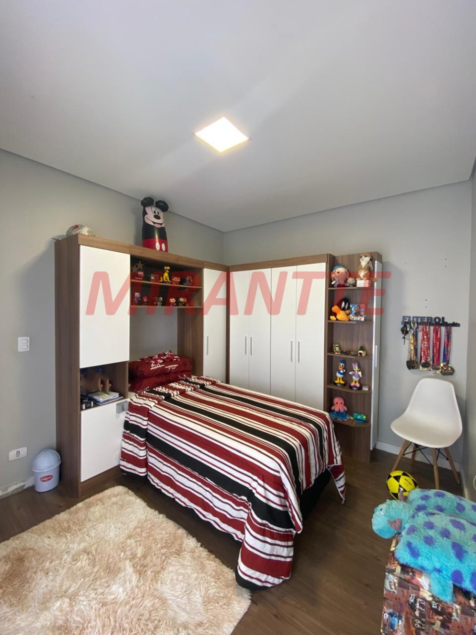 Cond. fechado de 273.26m² com 4 quartos em Caraguata