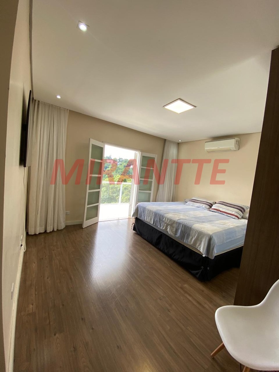 Cond. fechado de 273.26m² com 4 quartos em Caraguata