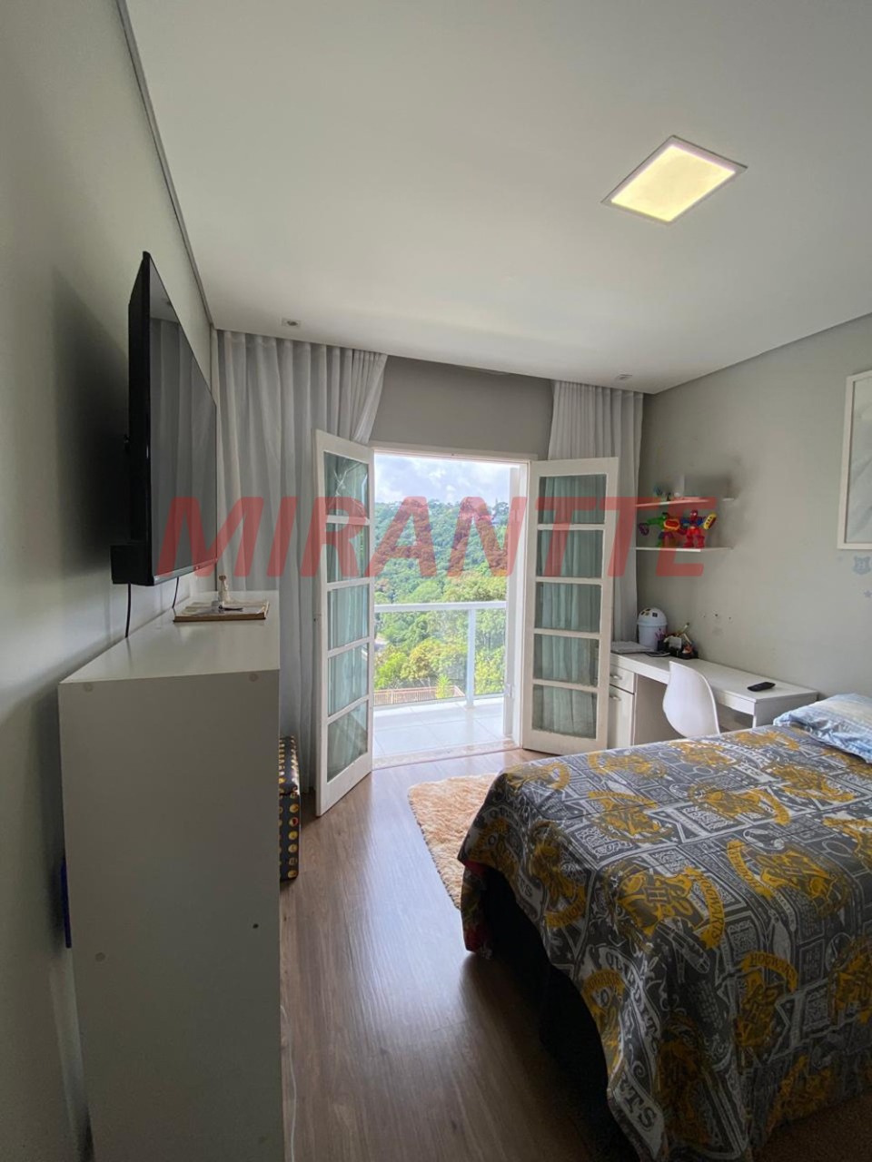 Cond. fechado de 273.26m² com 4 quartos em Caraguata