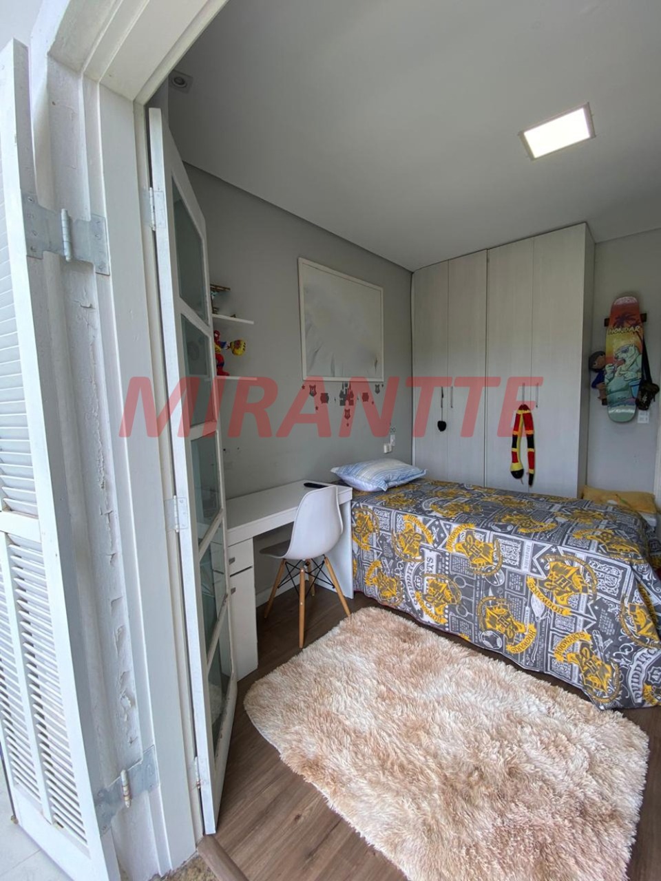 Cond. fechado de 273.26m² com 4 quartos em Caraguata