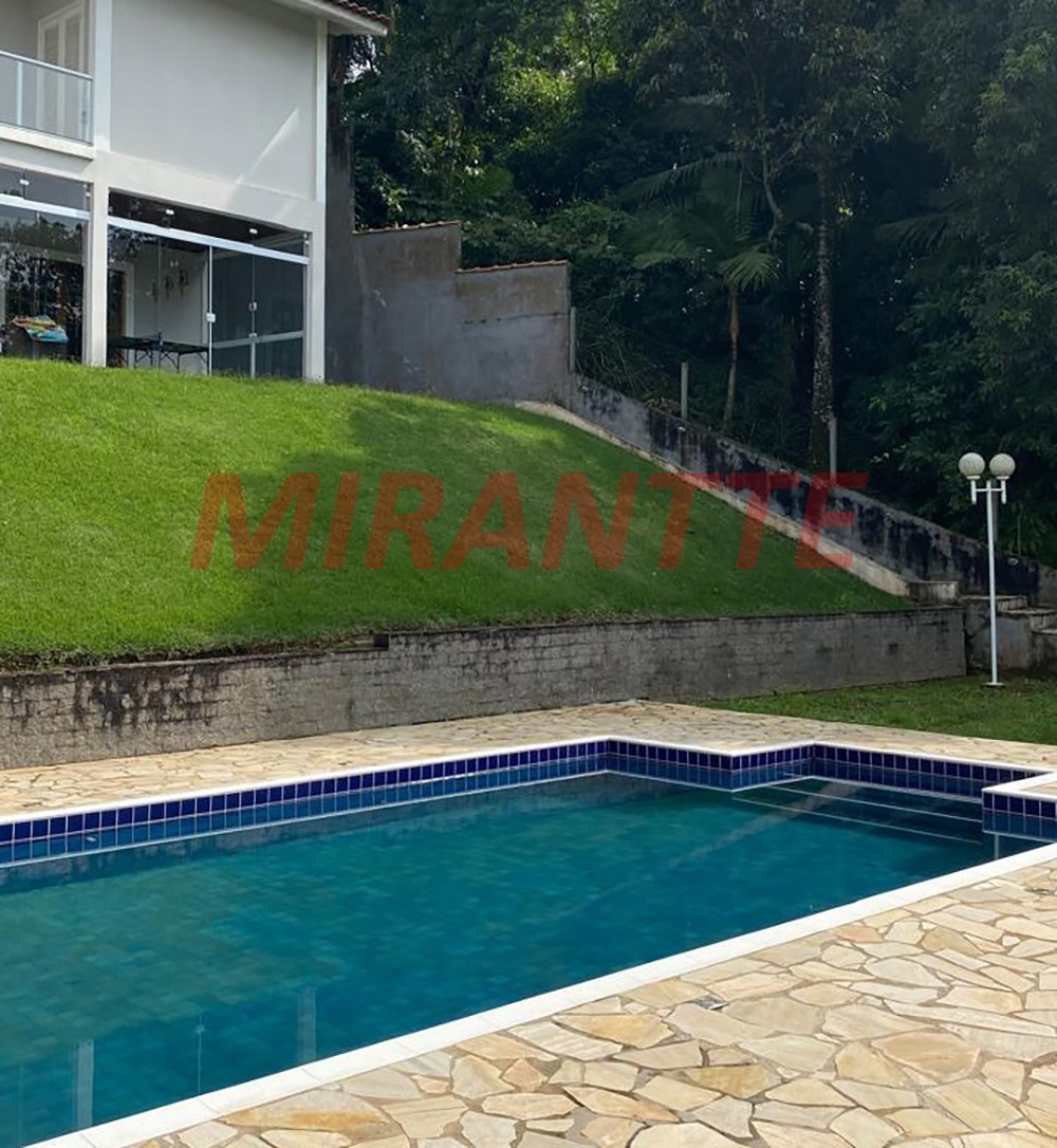 Cond. fechado de 273.26m² com 4 quartos em Caraguata