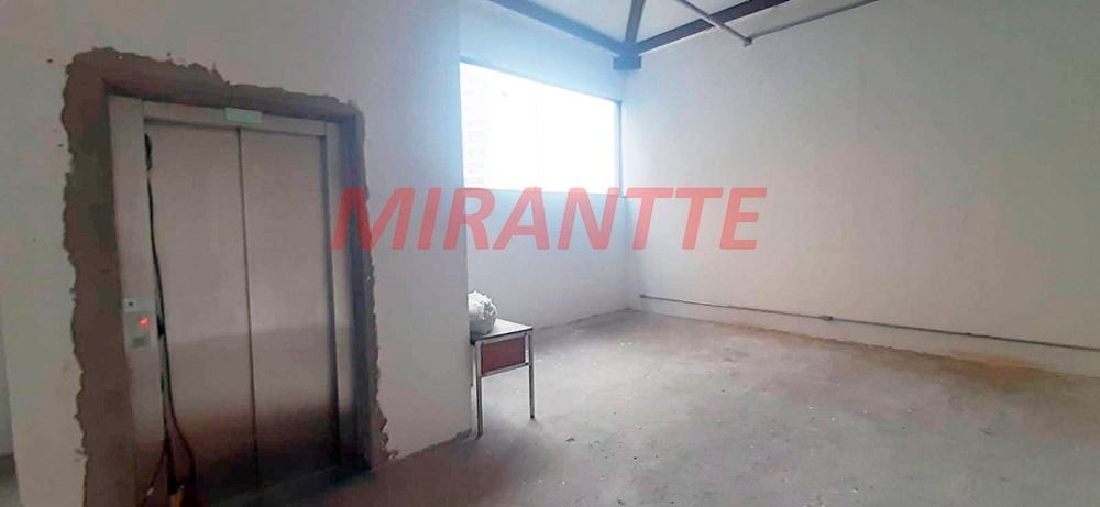 Comercial de 497.7m² em Casa Verde