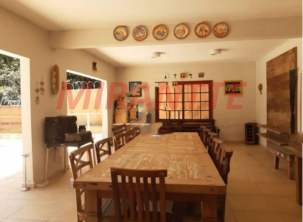 Sobrado de 550m² com 4 quartos em Roseira