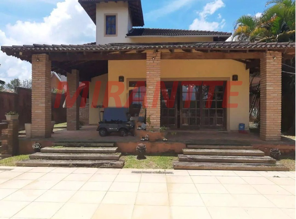 Sobrado de 550m² com 4 quartos em Roseira
