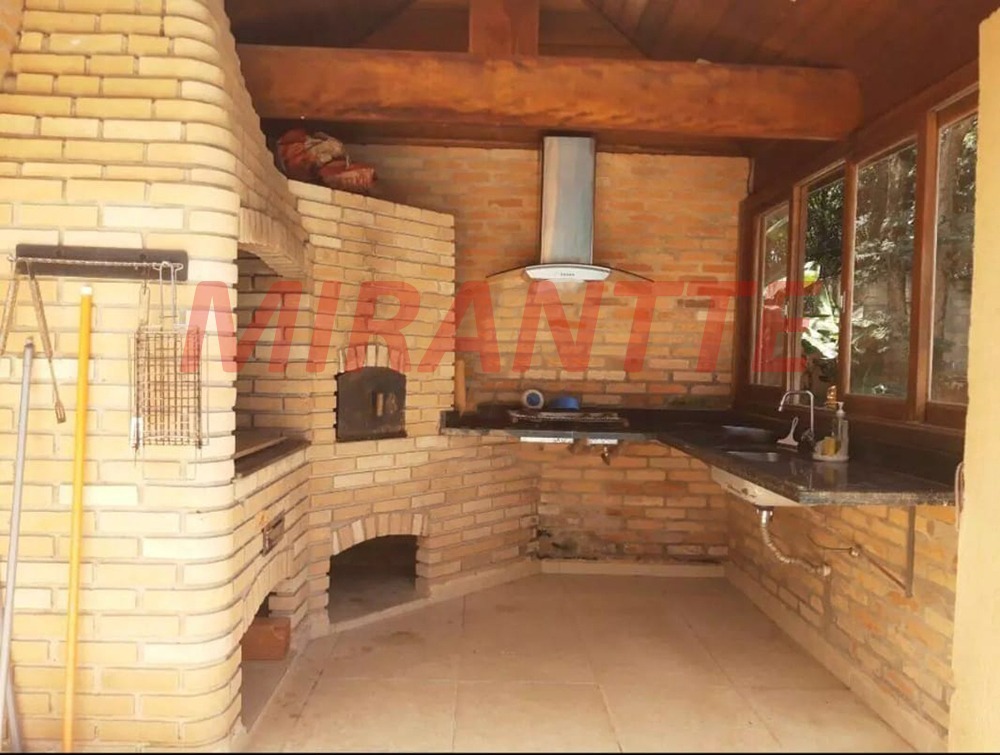 Sobrado de 550m² com 4 quartos em Roseira