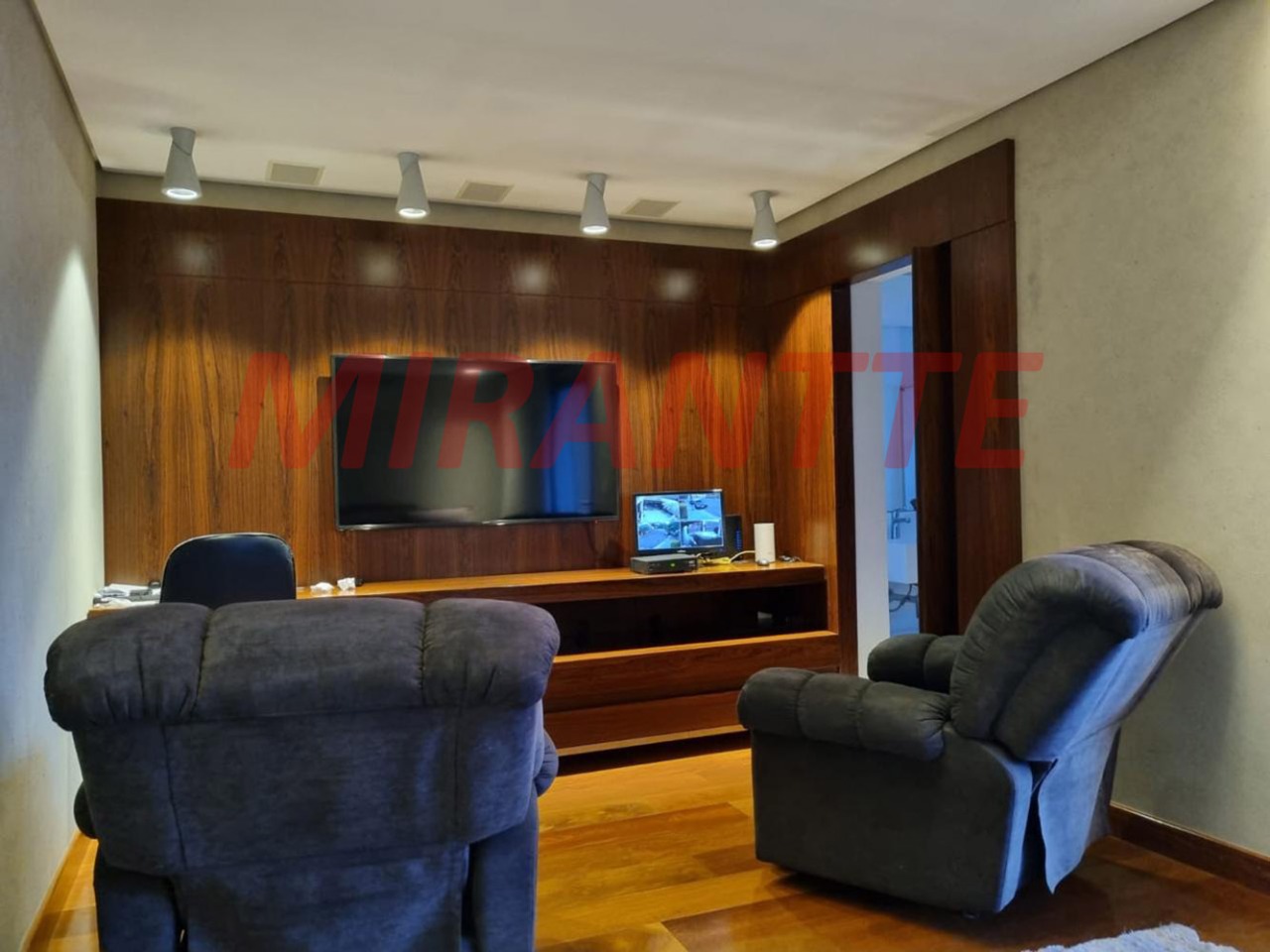 Sobrado de 284m² com 3 quartos em Jardim França