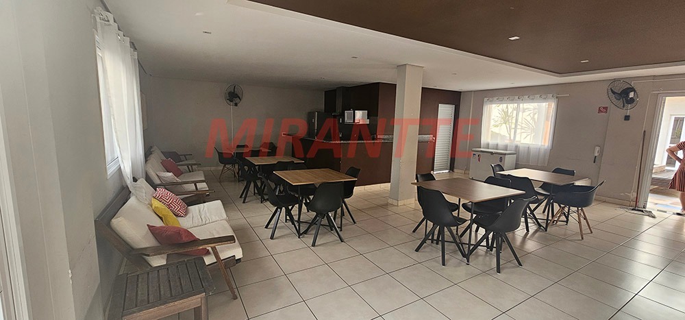 Apartamento de 53m² com 2 quartos em Parque Vitória
