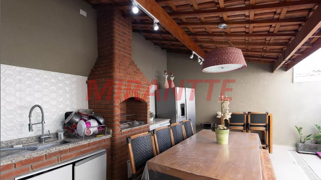 Sobrado de 175m² com 3 quartos em Vila Gustavo