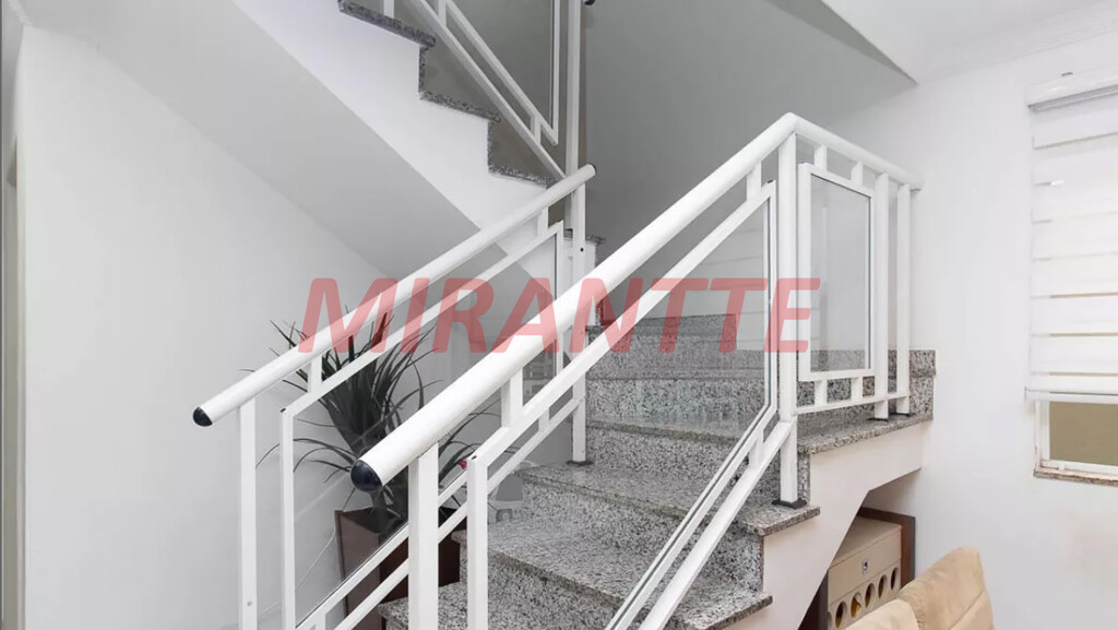 Sobrado de 175m² com 3 quartos em Vila Gustavo
