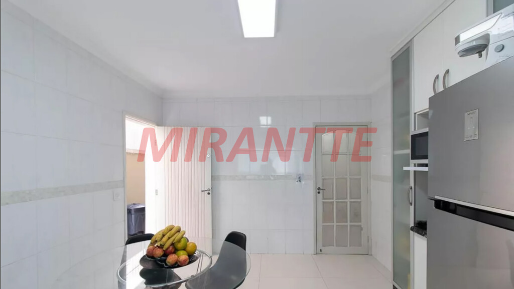 Sobrado de 175m² com 3 quartos em Vila Gustavo