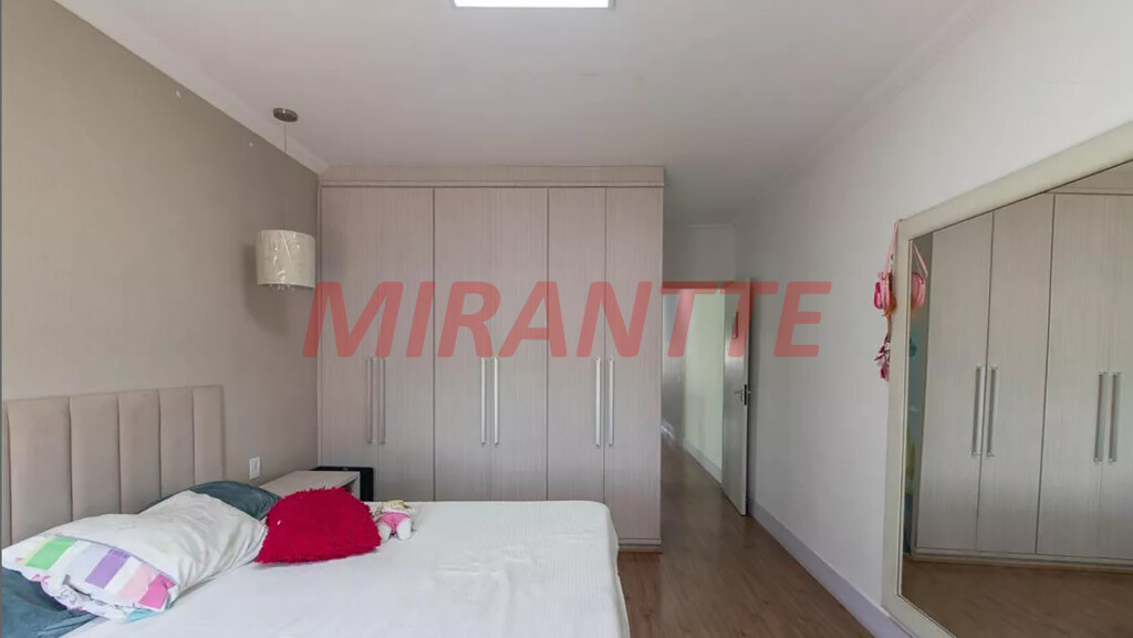 Sobrado de 175m² com 3 quartos em Vila Gustavo