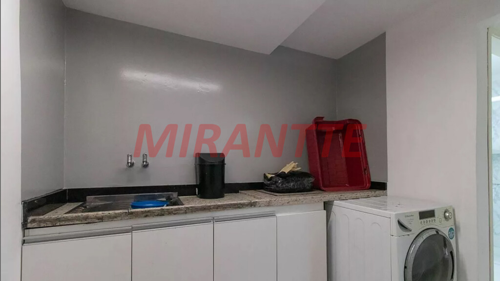Sobrado de 175m² com 3 quartos em Vila Gustavo