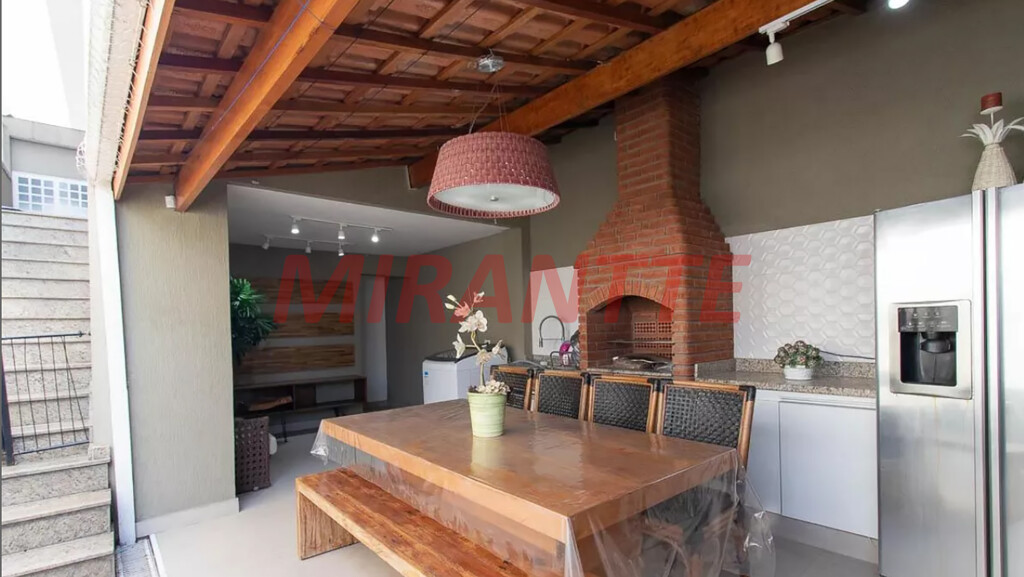 Sobrado de 175m² com 3 quartos em Vila Gustavo
