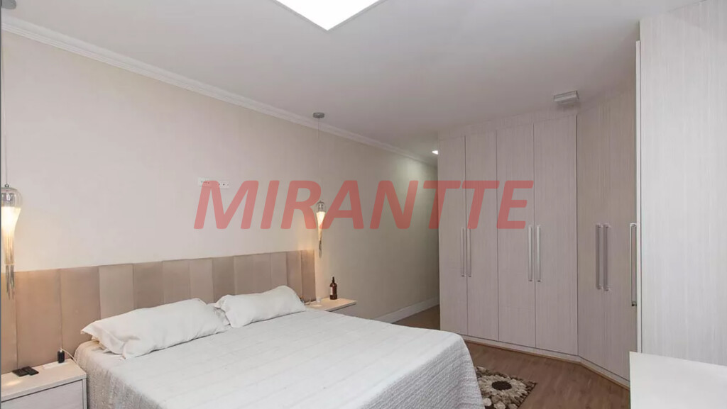 Sobrado de 175m² com 3 quartos em Vila Gustavo
