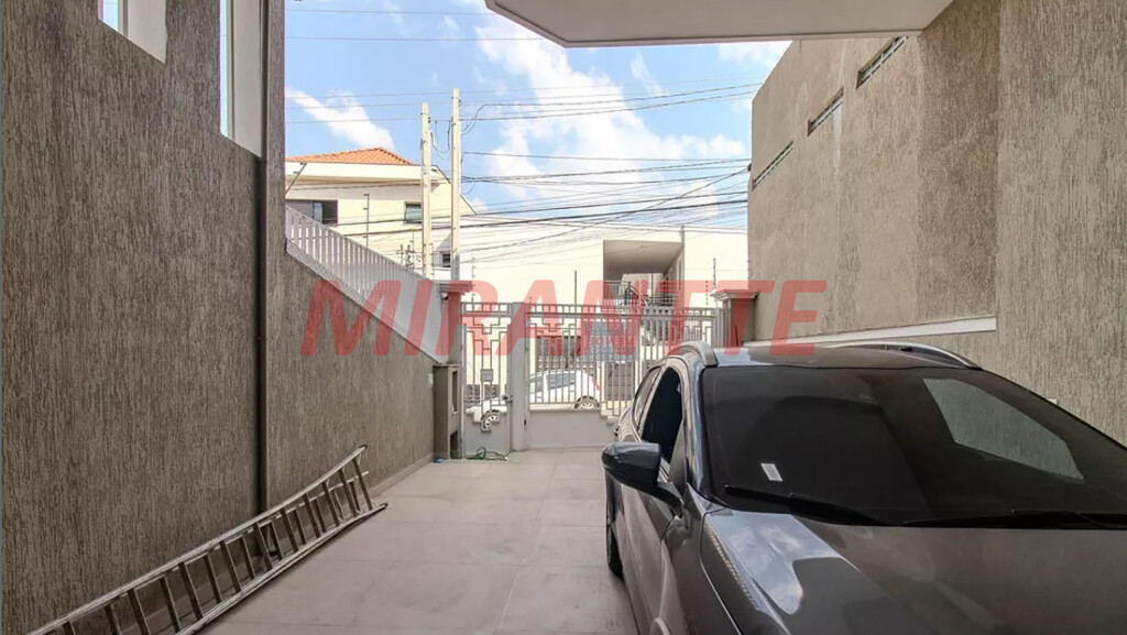 Sobrado de 175m² com 3 quartos em Vila Gustavo