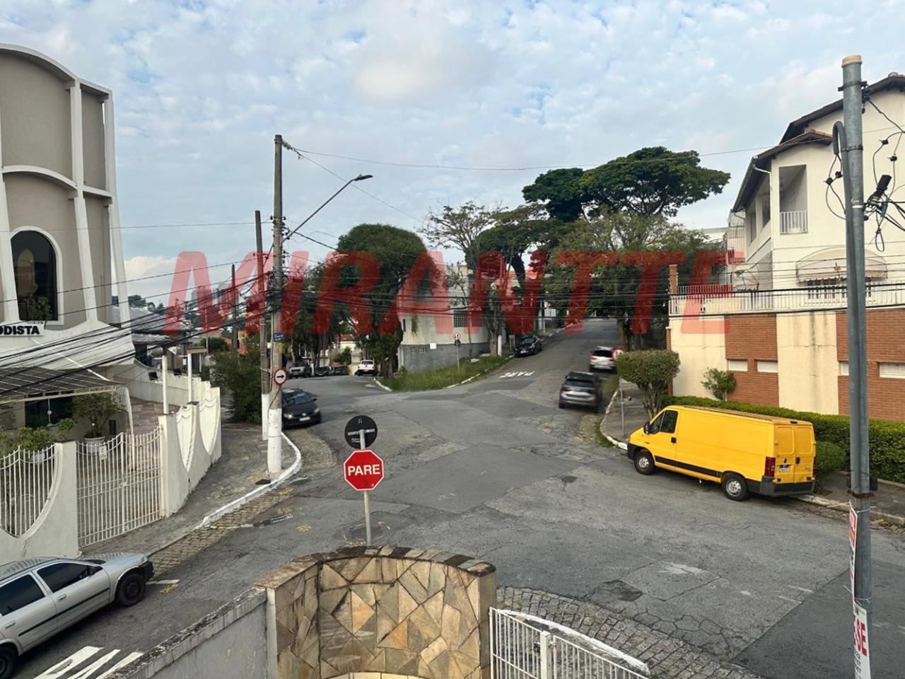 Sobrado de 115m² com 3 quartos em Água Fria
