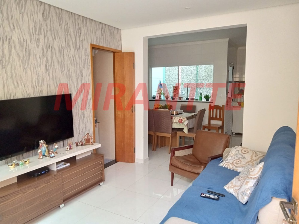 Cond. fechado de 65m² com 2 quartos em Vila Aurora