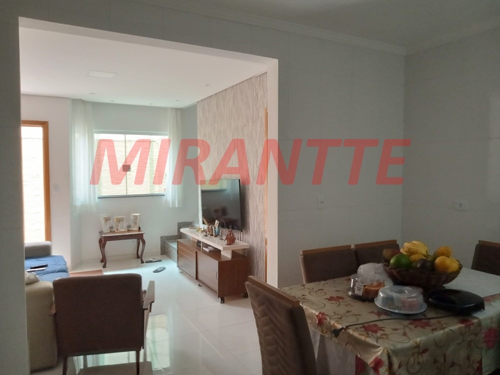 Cond. fechado de 65m² com 2 quartos em Vila Aurora
