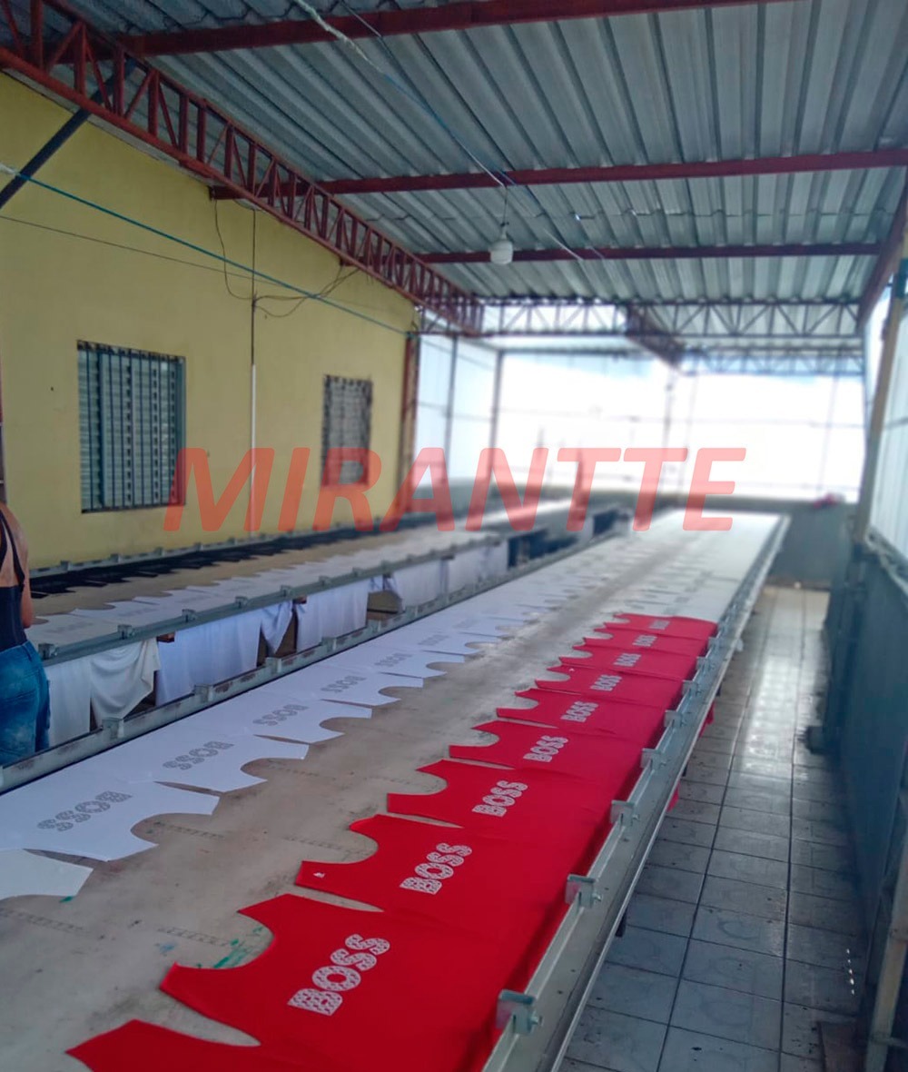 Comercial de 2200m² em Jardim Peri