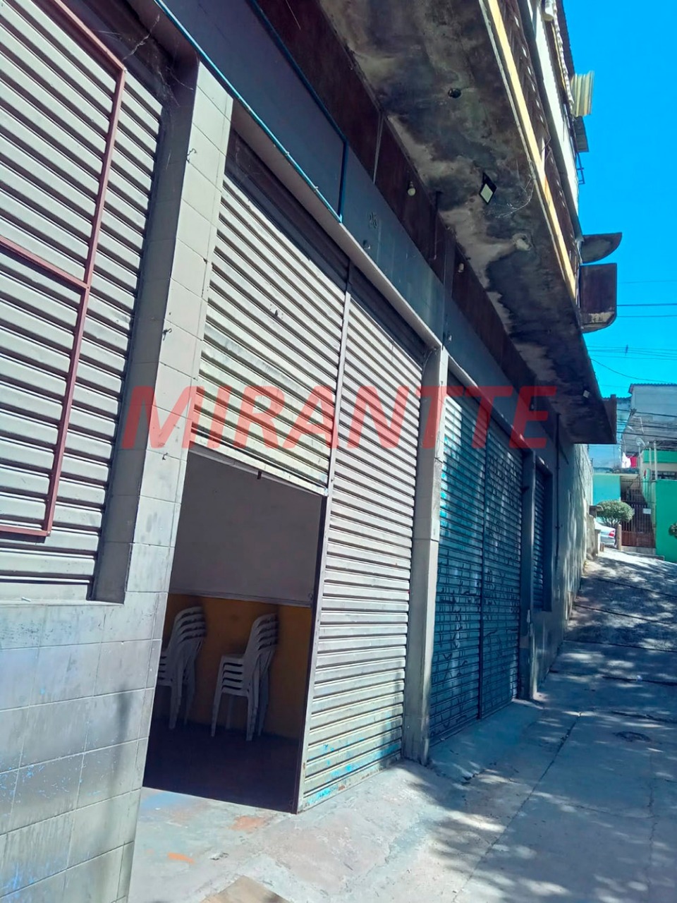 Comercial de 2200m² em Jardim Peri
