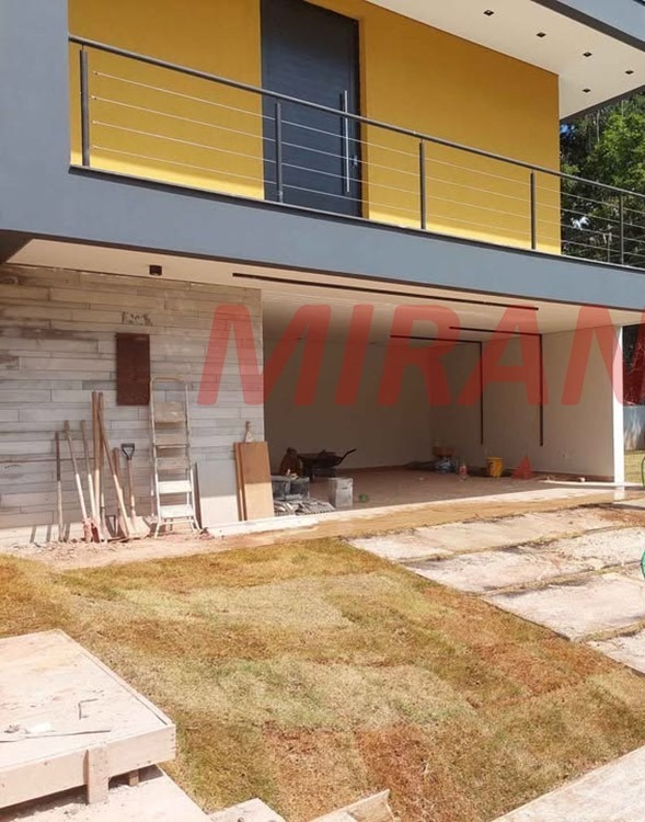 Cond. fechado de 168m² com 3 quartos em Centro