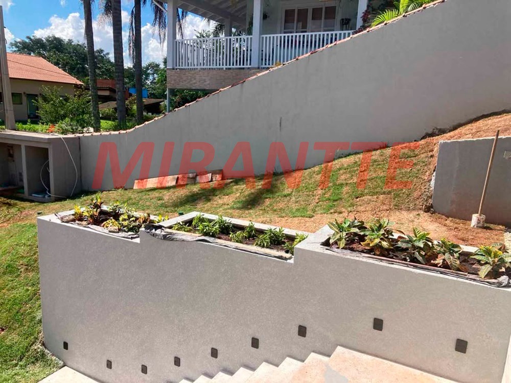Cond. fechado de 168m² com 3 quartos em Centro