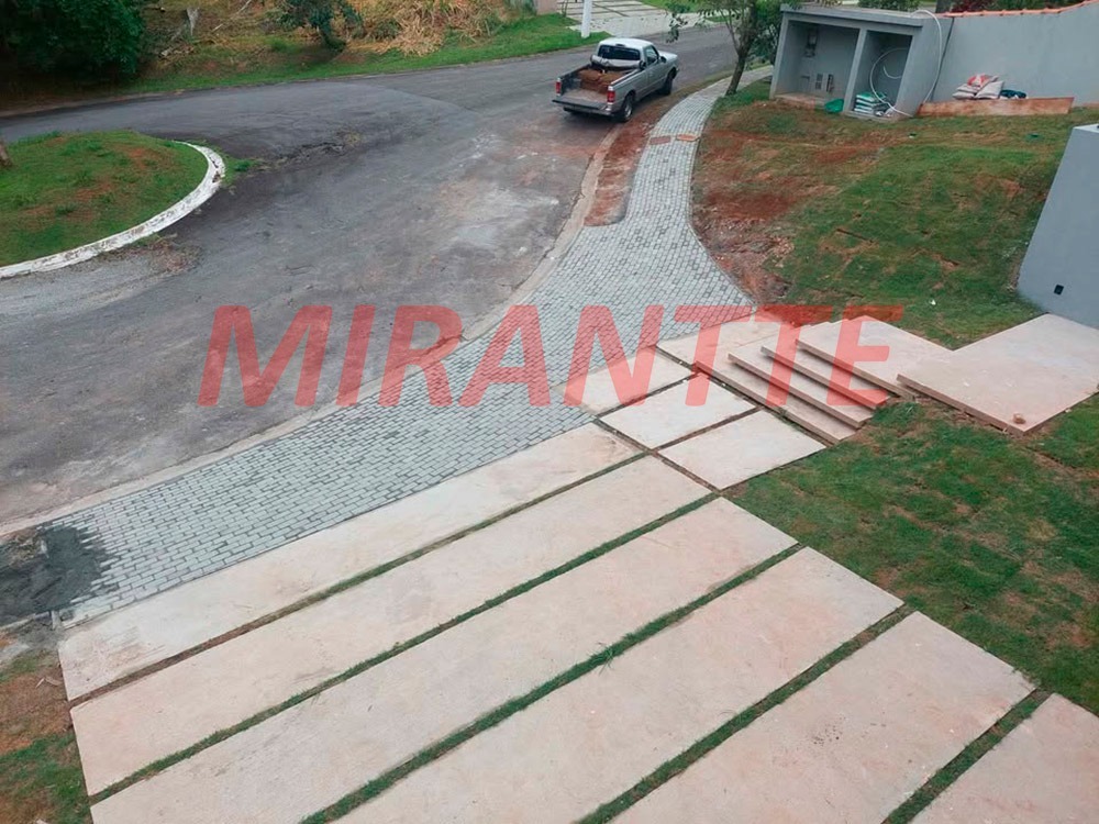 Cond. fechado de 168m² com 3 quartos em Centro