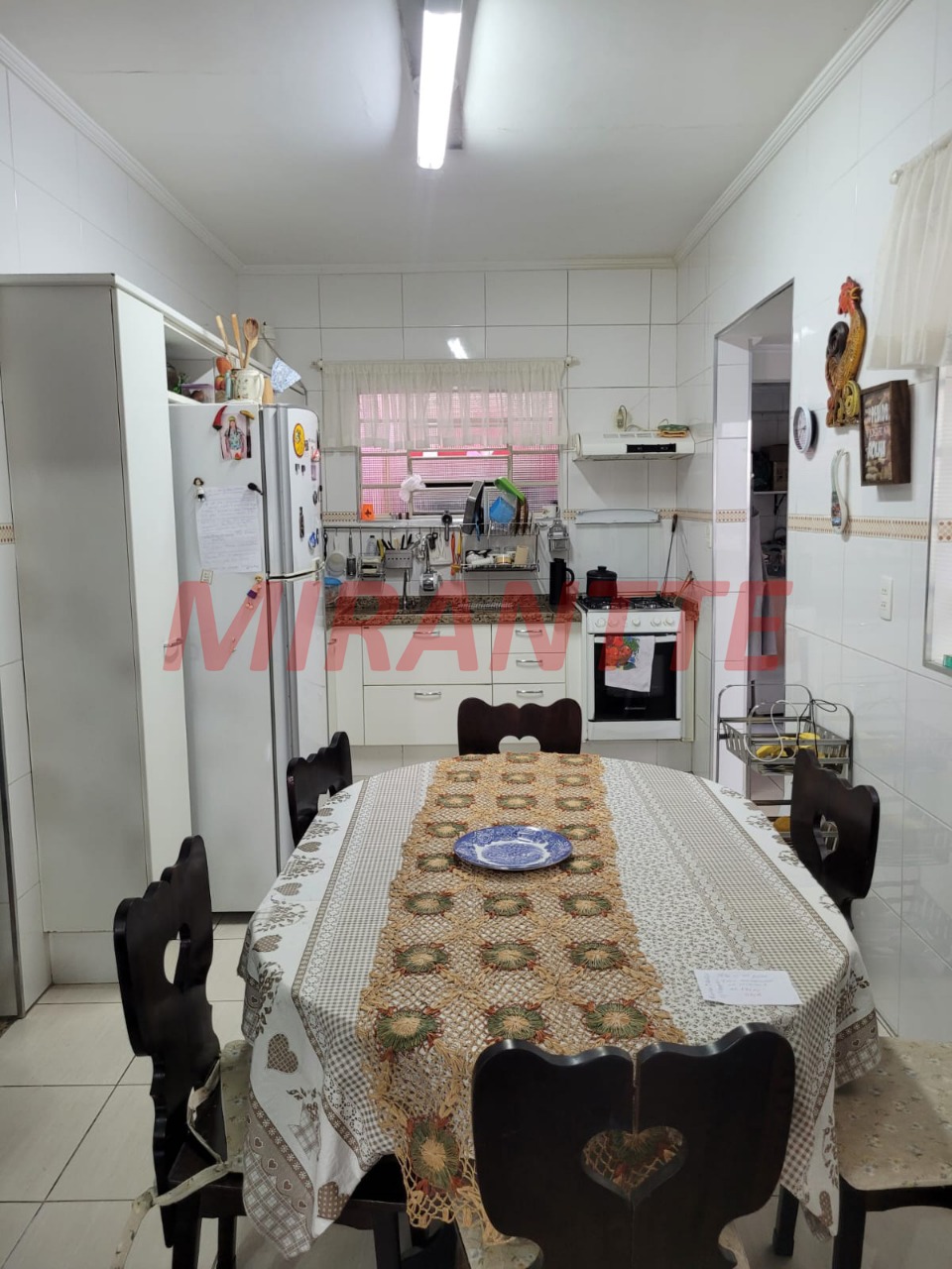 Sobrado de 305m² com 5 quartos em Santa Teresinha