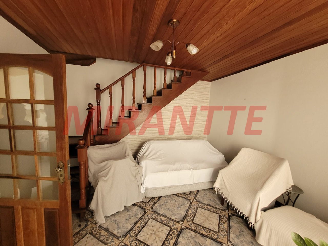 Sobrado de 305m² com 5 quartos em Santa Teresinha