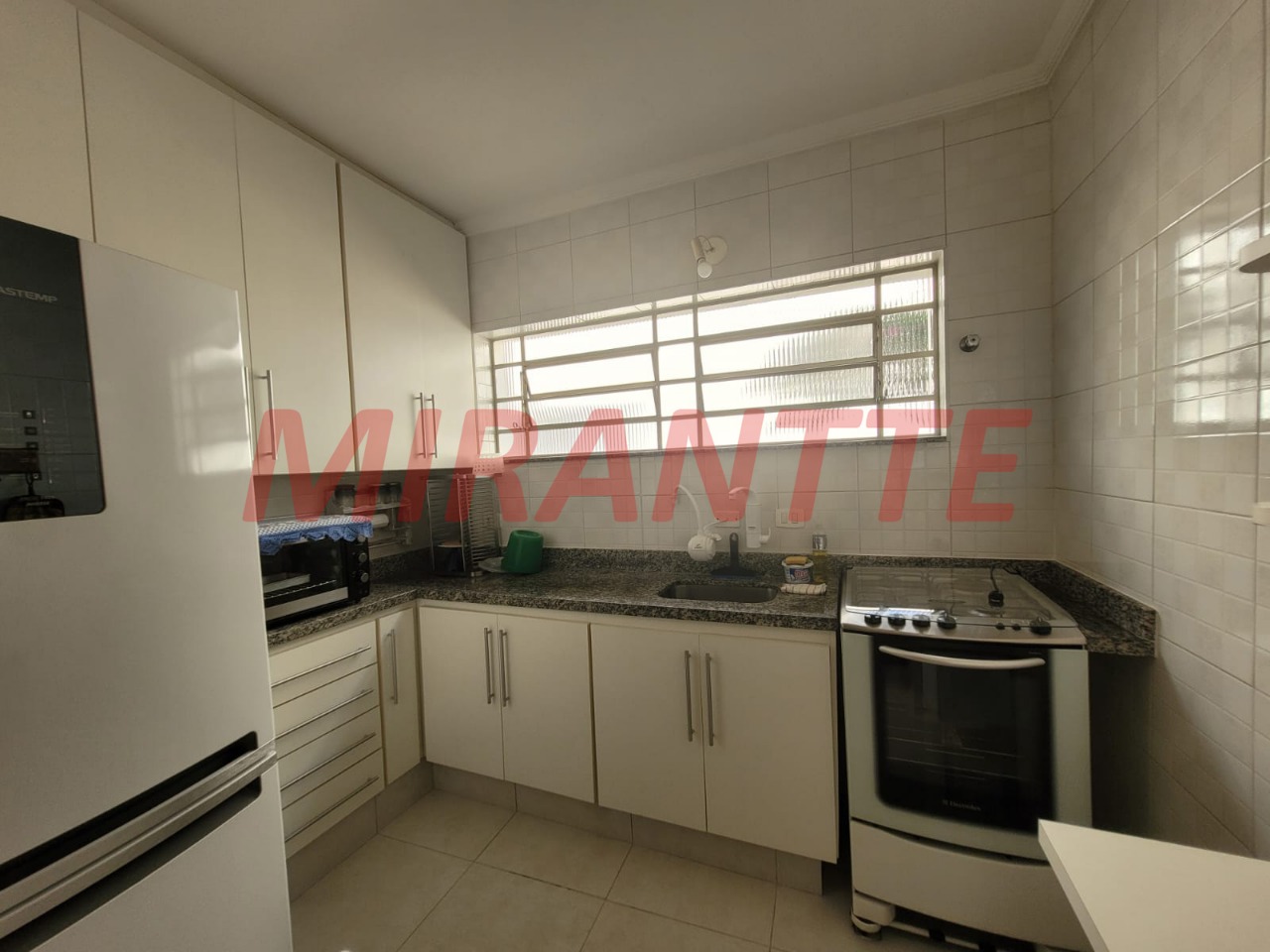 Sobrado de 305m² com 5 quartos em Santa Teresinha