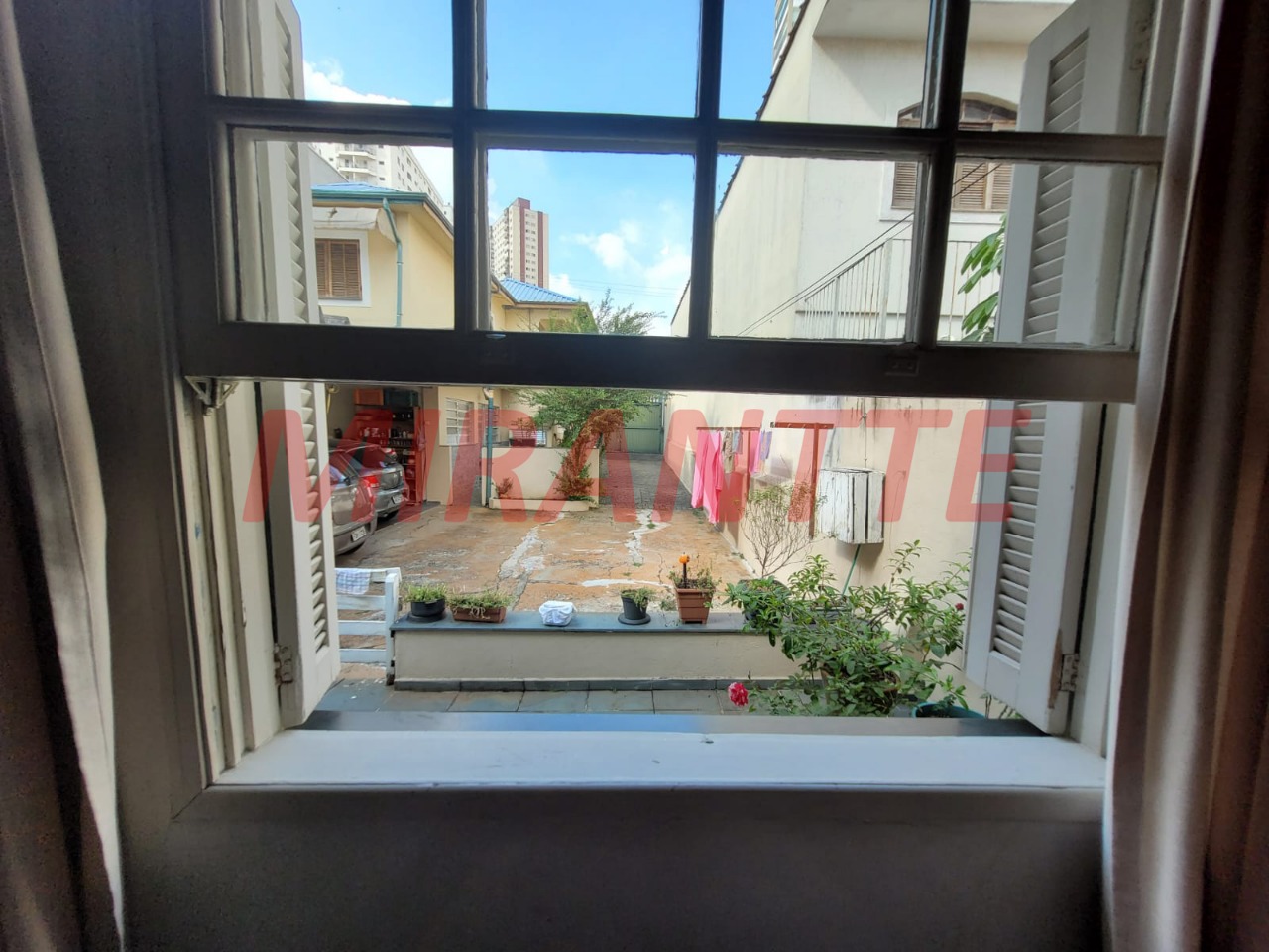 Sobrado de 305m² com 5 quartos em Santa Teresinha