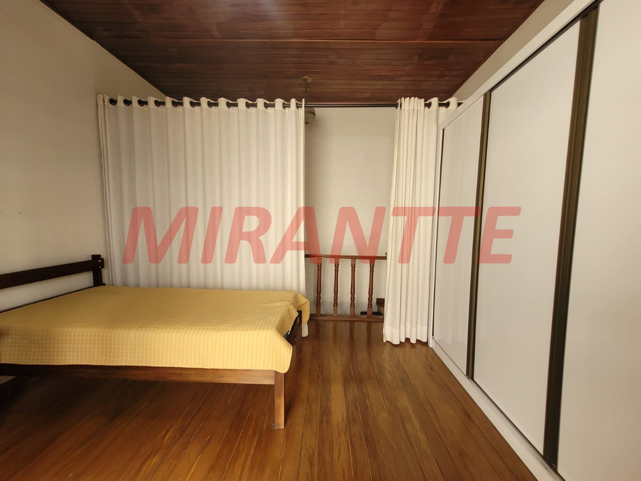 Sobrado de 305m² com 5 quartos em Santa Teresinha