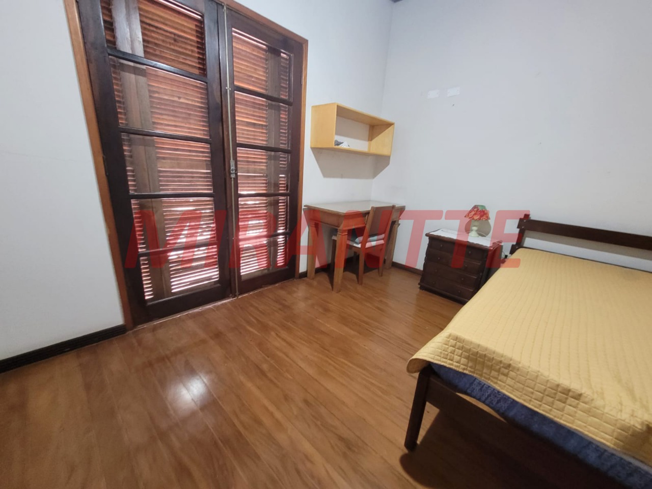 Sobrado de 305m² com 5 quartos em Santa Teresinha