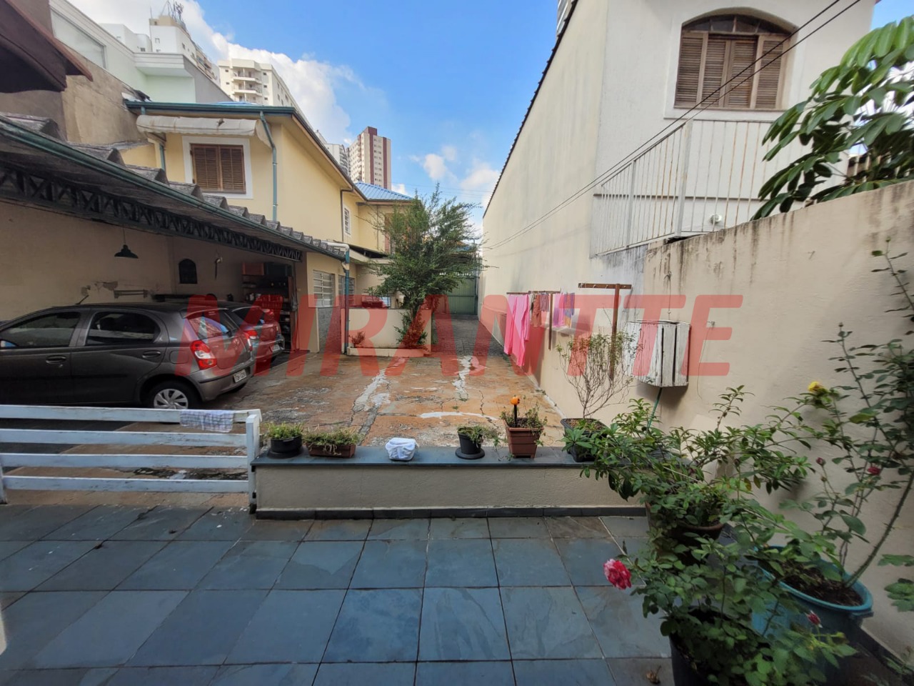Sobrado de 305m² com 5 quartos em Santa Teresinha