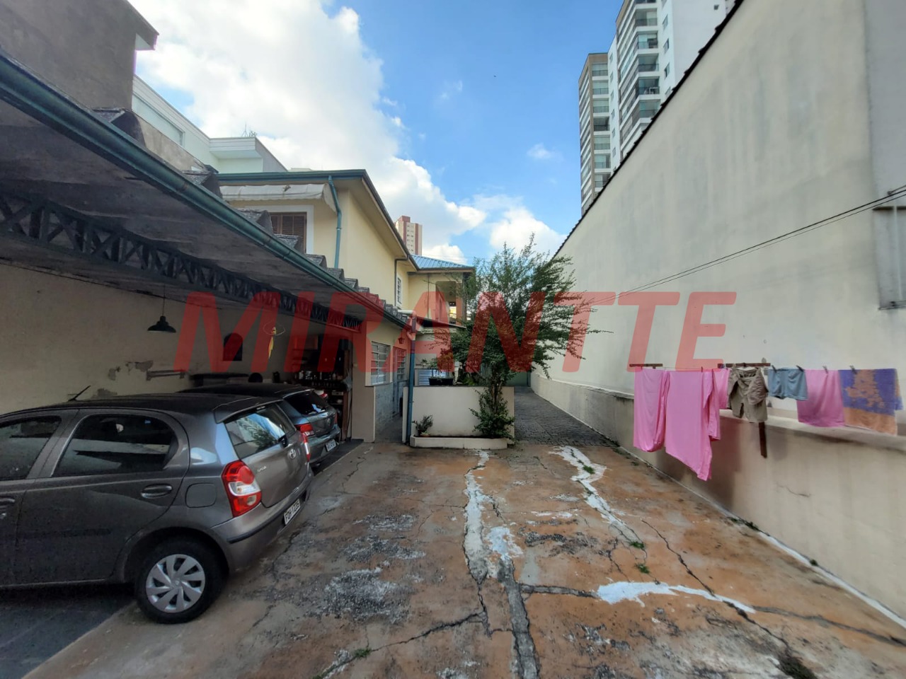 Sobrado de 305m² com 5 quartos em Santa Teresinha