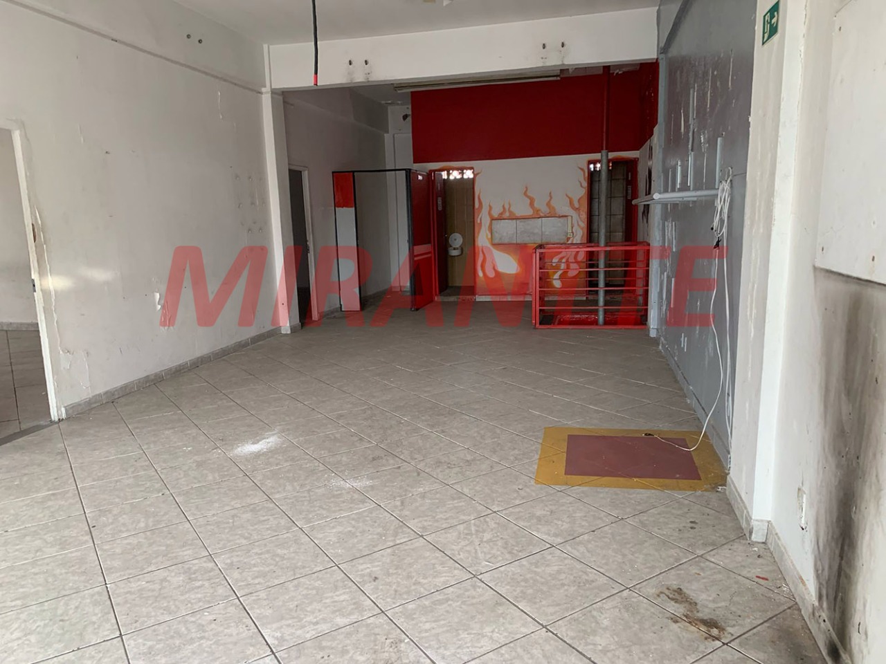 Comercial de 712m² em Santana