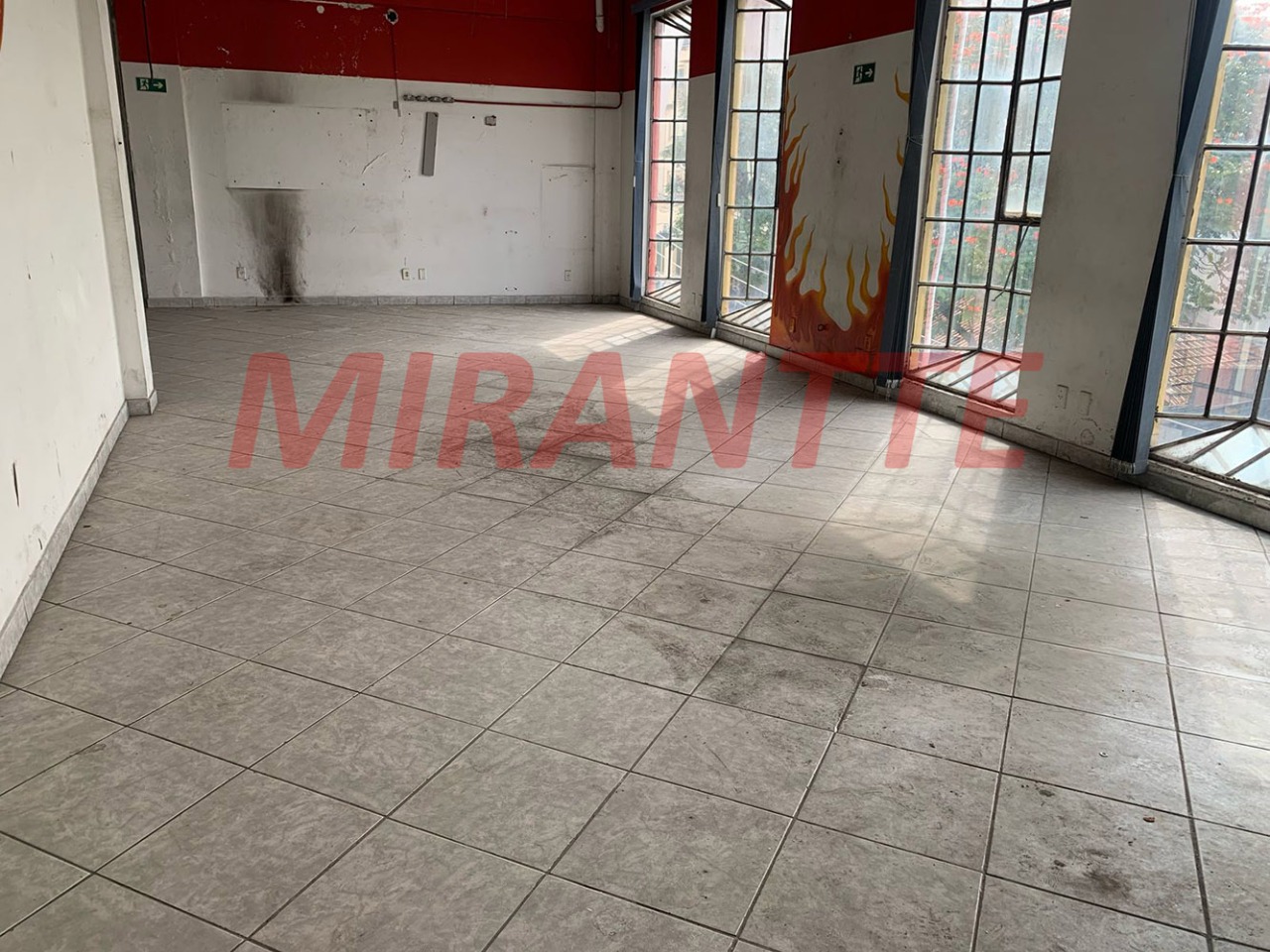 Comercial de 712m² em Santana