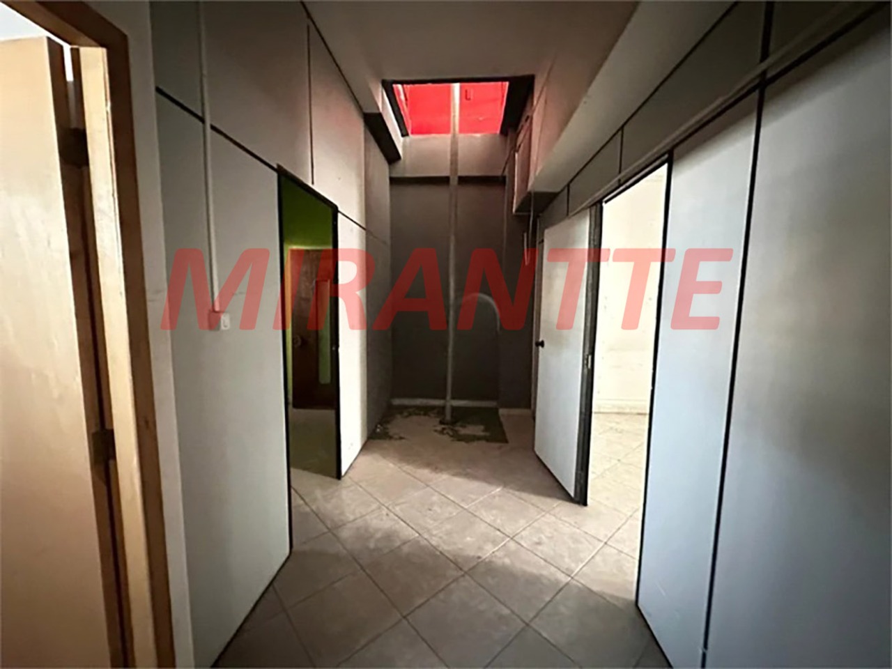 Comercial de 712m² em Santana