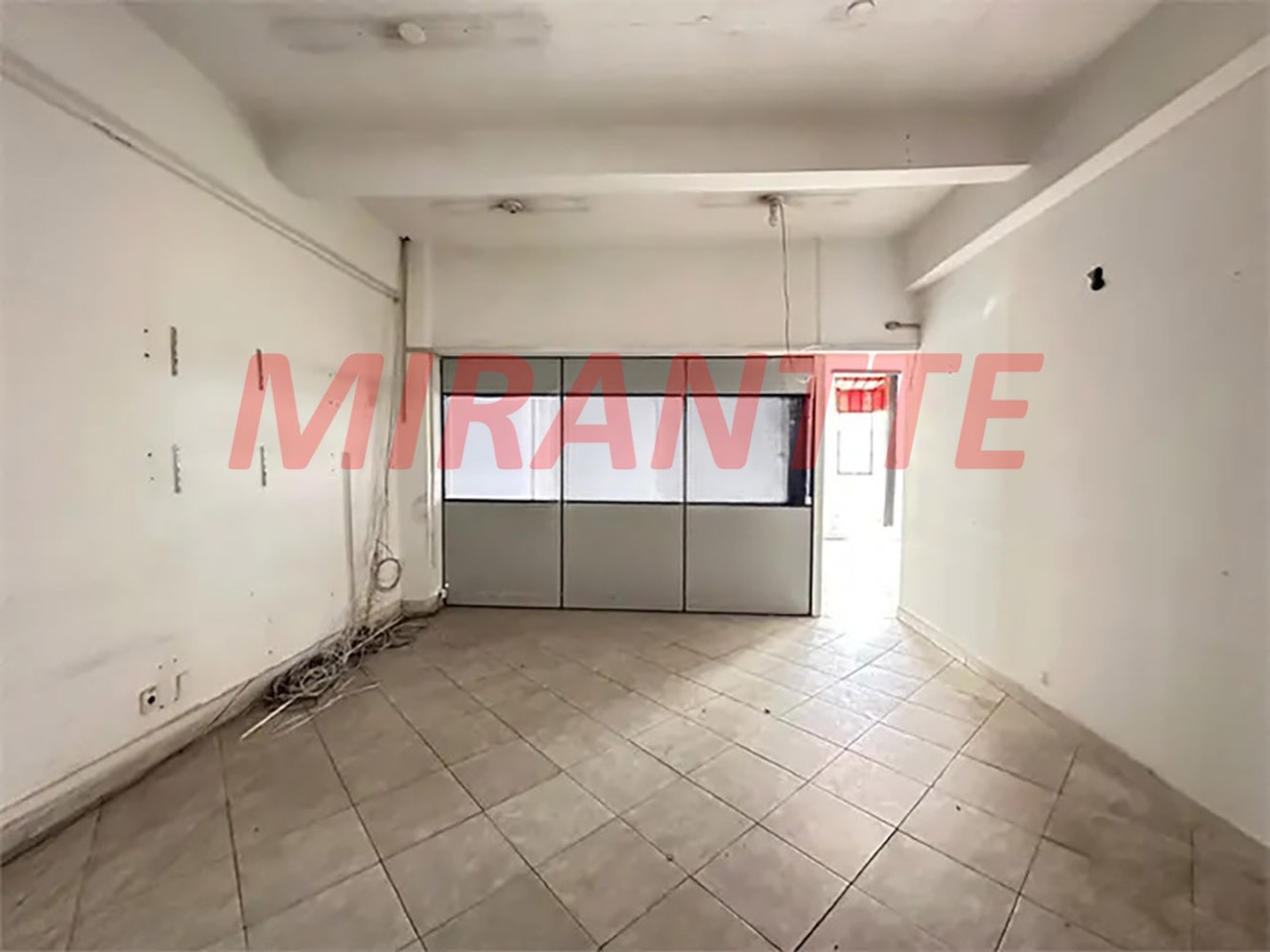 Comercial de 712m² em Santana