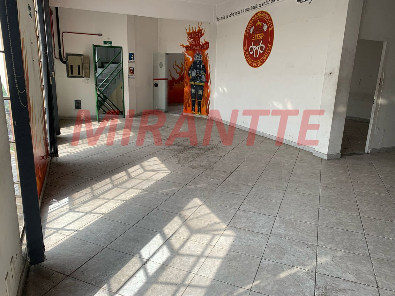 Comercial de 712m² em Santana